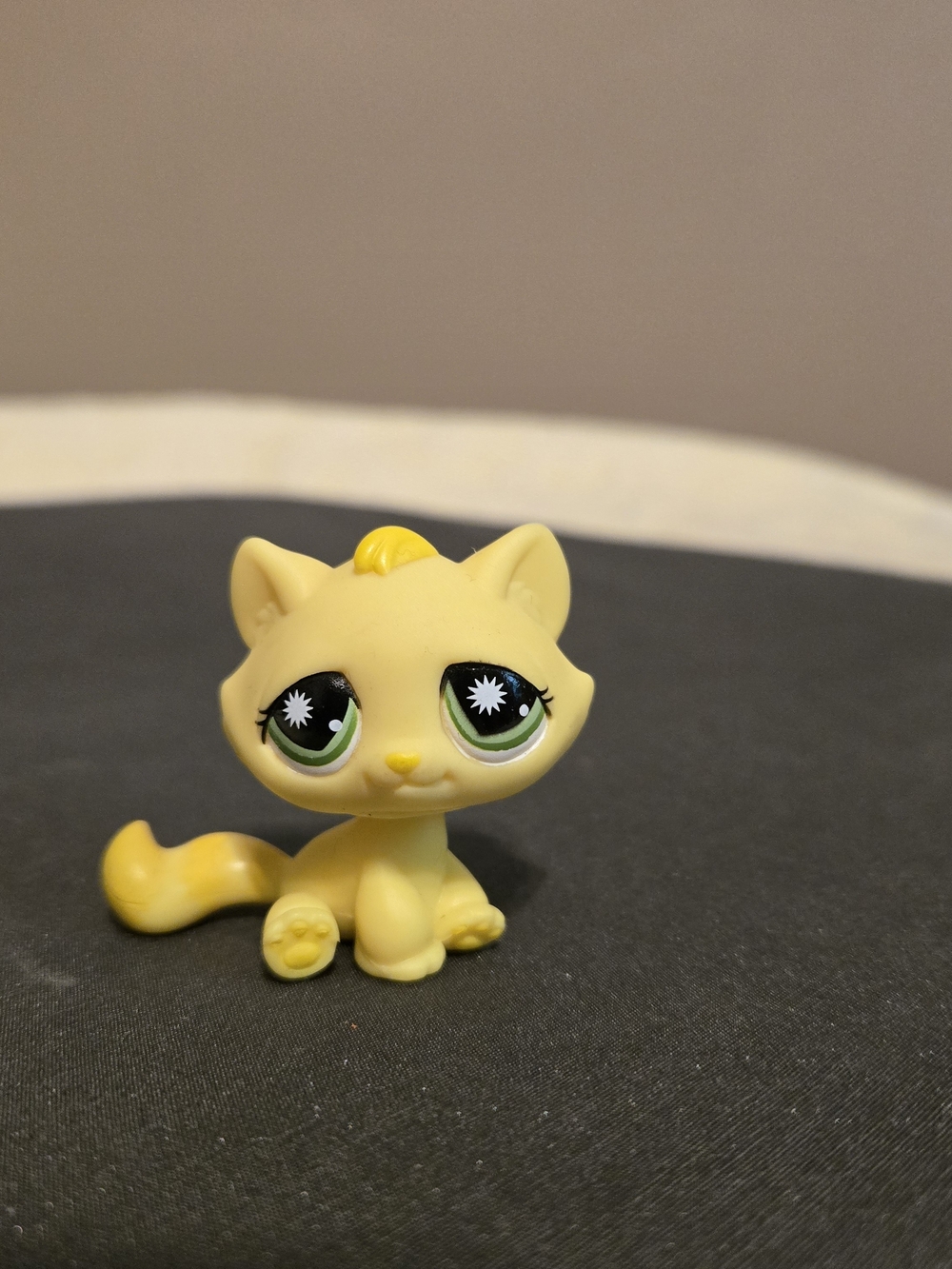 Littlest Pet Shop Birthday Playset with Party Pets And Accessories - Picture 8 of 11